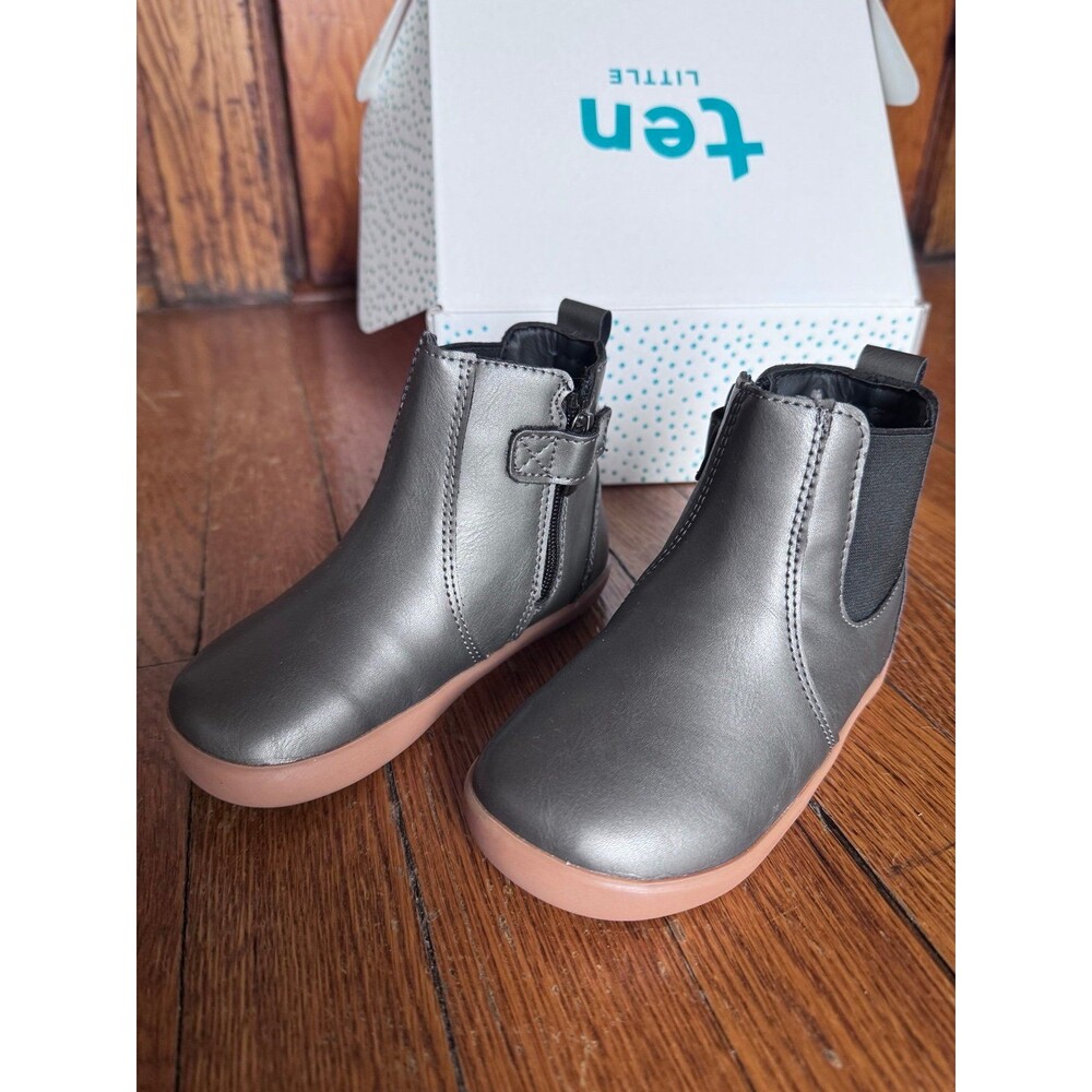 Ten little Chelsea boots sz 10 READ DESCRIPTION - Picture 2 of 5